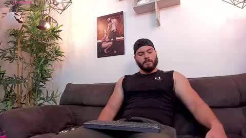 Snapshot of sebastianvilla__ chatting on October 28, 11:07 pm Instagram jeanpaulfit online show from October 28, 11:07 pm