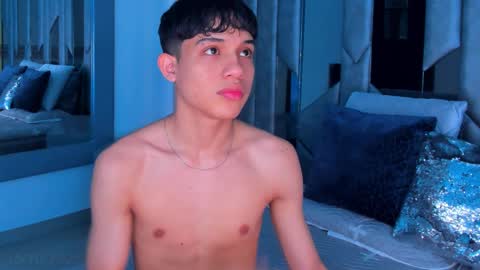 Sebastian online show from October 16, 8:32 pm