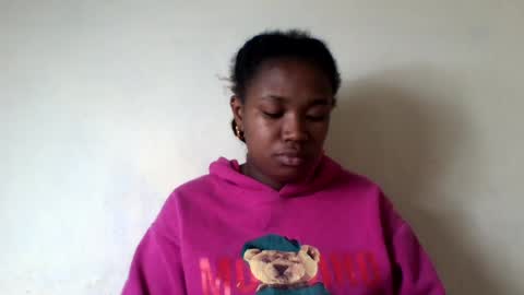 Snapshot of secil3274 chatting on July 13, 8:39 am secil3274 online show from July 13, 8:39 am