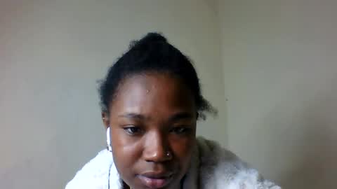 Snapshot of secil3274 chatting on July 18, 8:51 am secil3274 online show from July 18, 8:51 am
