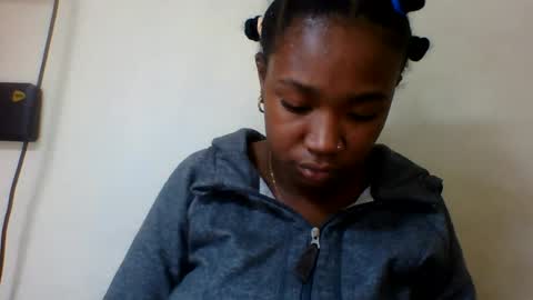 Snapshot of secil3274 chatting on July 25, 10:35 am secil3274 online show from July 25, 10:35 am