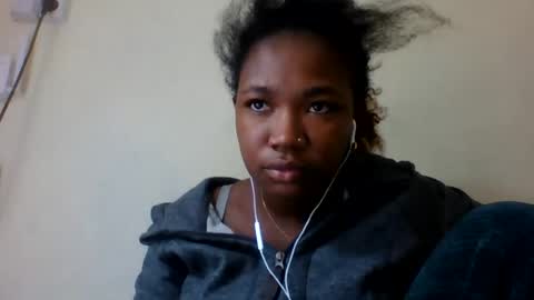 Snapshot of secil3274 chatting on July 28, 6:20 pm secil3274 online show from July 28, 6:20 pm