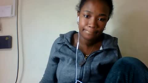 Snapshot of secil3274 chatting on July 29, 6:44 am secil3274 online show from July 29, 6:44 am