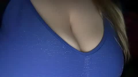 Snapshot of secret18slaveanon chatting on May 20, 12:17 am Sunny online show from May 20, 12:17 am