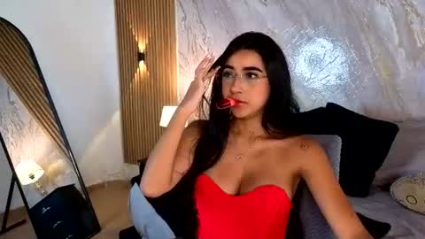 Snapshot of secret_ashley chatting on June 17, 8:21 pm ASHLEY online show from June 17, 8:21 pm