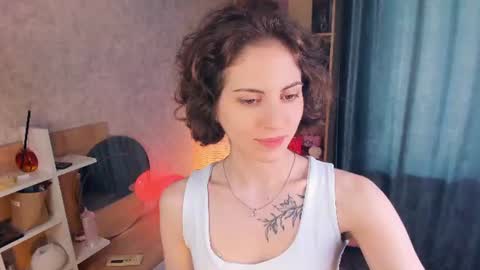 Mia online show from July 3, 6:09 am