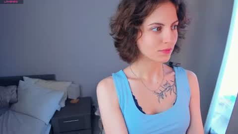 Mia online show from July 20, 5:33 am