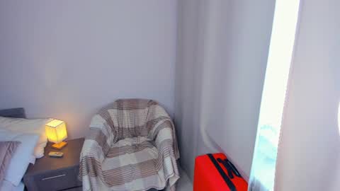 Mia online show from July 20, 10:39 am