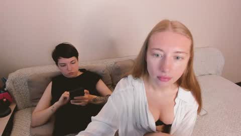 Snapshot of secret_dreams_ chatting on July 3, 7:04 am Amanda and pair in a real life we love each other but can play with you online show from July 3, 7:04 am