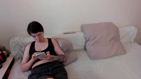 Snapshot of secret_dreams_ chatting on August 7, 10:06 am Amanda and pair in a real life we love each other but can play with you online show from August 7, 10:06 am