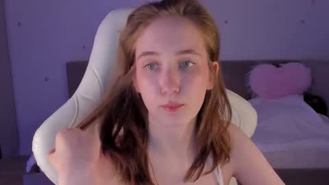 Snapshot of secret_elly_ chatting on October 26, 9:31 pm Elly online show from October 26, 9:31 pm