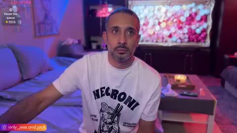 Secret Lovers online show from March 24, 7:08 pm