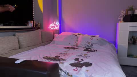 Secret Lovers online show from June 9, 7:03 pm