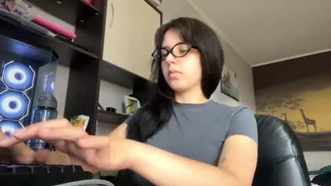 secret_vanilla_ online show from July 3, 12:22 pm