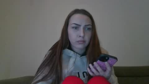 Snapshot of secretcherry99 chatting on June 5, 10:37 pm secretcherry99 online show from June 5, 10:37 pm