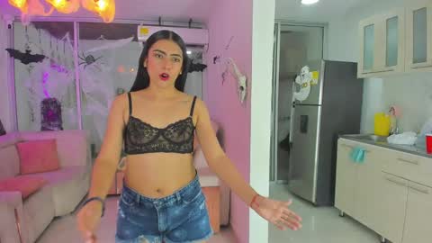 Snapshot of secrethause71605 chatting on October 4, 9:46 pm NIKOL online show from October 4, 9:46 pm