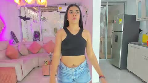 Snapshot of secrethause71605 chatting on October 14, 9:37 pm NIKOL online show from October 14, 9:37 pm