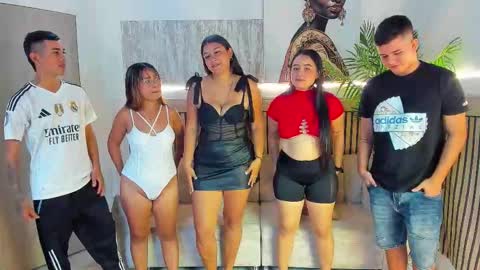 Snapshot of secrethause71605 chatting on December 15, 1:59 pm NIKOL online show from December 15, 1:59 pm