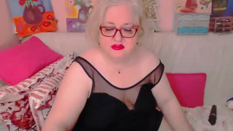 Alice online show from May 22, 7:30 pm