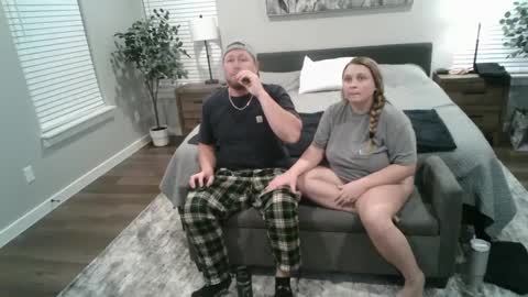 Snapshot of secretlyseductive9399 chatting on December 14, 5:40 am secretlyseductive9399 online show from December 14, 5:40 am