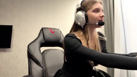 Nika online show from April 21, 12:00 pm