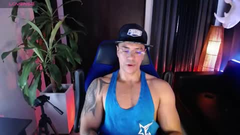 Snapshot of seddy_ chatting on December 21, 12:16 pm sed online show from December 21, 12:16 pm