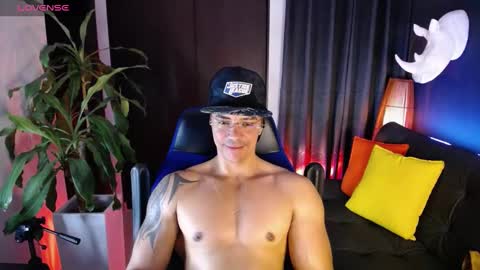 Snapshot of seddy_ chatting on February 13, 11:17 am sed online show from February 13, 11:17 am