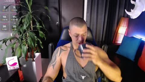 Snapshot of seddy_ chatting on April 1, 10:16 am sed online show from April 1, 10:16 am