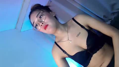 seducing_angela online show from September 28, 11:43 pm