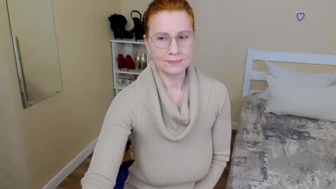 seductive_foxy_ online show from March 16, 5:44 am