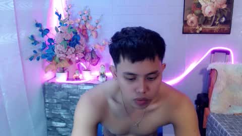 Snapshot of seductive_maxxx chatting on May 30, 8:11 am Max online show from May 30, 8:11 am