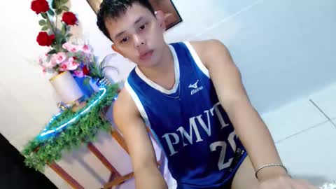 Snapshot of seductive_maxxx chatting on June 7, 10:08 am Max online show from June 7, 10:08 am