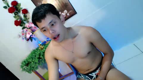 Snapshot of seductive_maxxx chatting on June 13, 9:07 am Max online show from June 13, 9:07 am