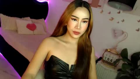 Vanessa online show from April 5, 4:15 pm
