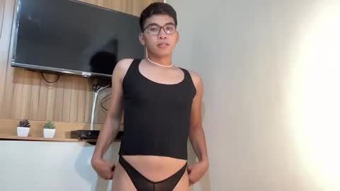 Snapshot of seductive_william chatting on October 21, 5:57 pm William online show from October 21, 5:57 pm