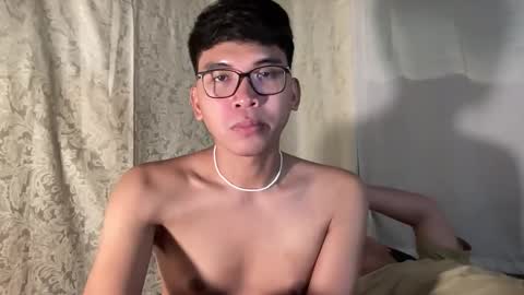 Snapshot of seductive_william chatting on January 5, 5:27 pm William online show from January 5, 5:27 pm