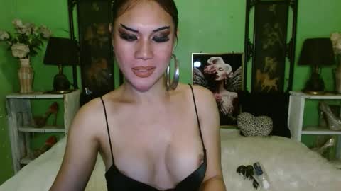 Snapshot of seductivecatxxx chatting on September 9, 4:17 pm dyosa isabel online show from September 9, 4:17 pm