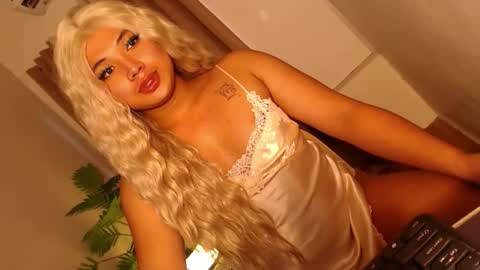 Deluxe online show from November 21, 12:43 am