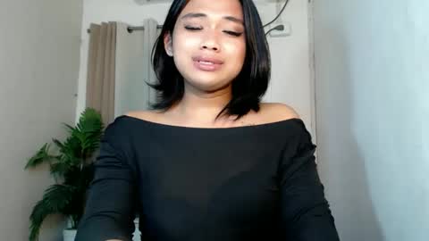 Deluxe online show from May 15, 2:40 am