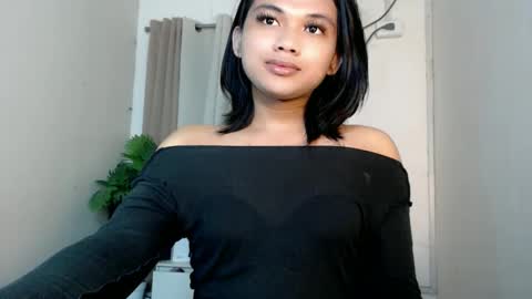 Deluxe online show from May 28, 8:17 pm