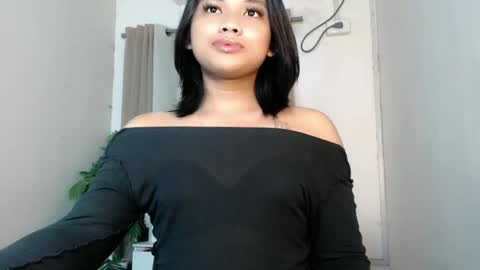 Deluxe online show from May 31, 7:26 pm