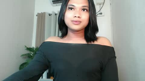 Deluxe online show from June 7, 5:06 pm