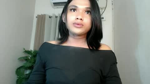 Deluxe online show from June 10, 7:24 pm