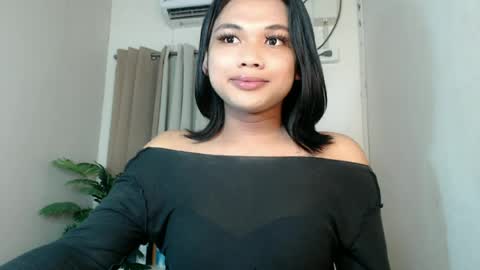 Deluxe online show from June 13, 7:12 pm