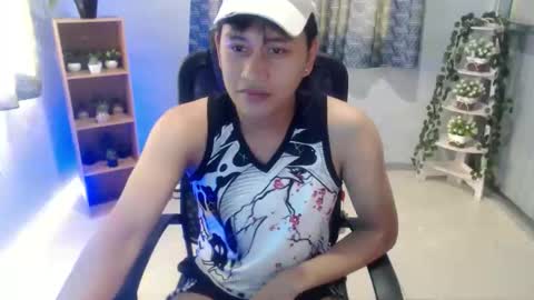Snapshot of seductivee_bigcock chatting on October 17, 7:22 am John online show from October 17, 7:22 am