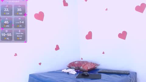 Estefany online show from October 30, 1:01 pm