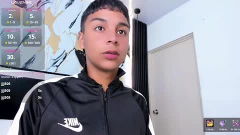 Snapshot of seductivo_jr chatting on March 12, 5:57 am seductivo online show from March 12, 5:57 am