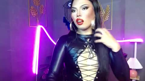 Snapshot of seductress_lust chatting on October 20, 12:05 pm cassie online show from October 20, 12:05 pm