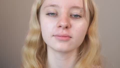 Snapshot of seebunny chatting on June 2, 4:09 pm See Its honey bunny im Lana online show from June 2, 4:09 pm