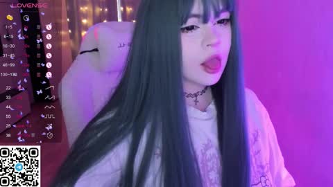 Snapshot of selena___cute chatting on March 16, 5:44 am Selena online show from March 16, 5:44 am